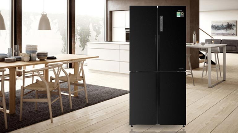 Tủ lạnh Aqua với dung tích 456L màu đen sang trọng