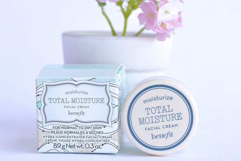  Kem dưỡng ẩm cho da mặt Benefit Total Moisture nhẹ nhàng chăm sóc và bảo vệ làn da của bạn 