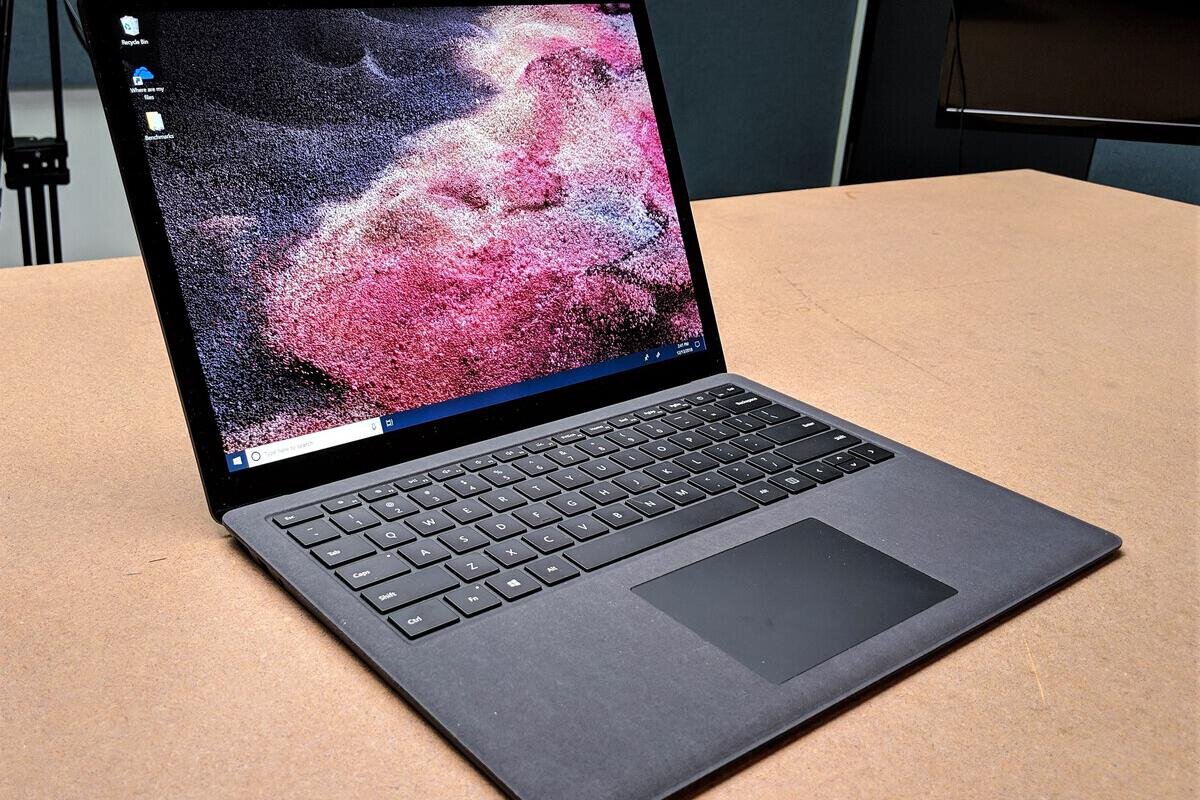 Microsoft Surface Laptop 2 thiết kế sang trọng, bền bỉ