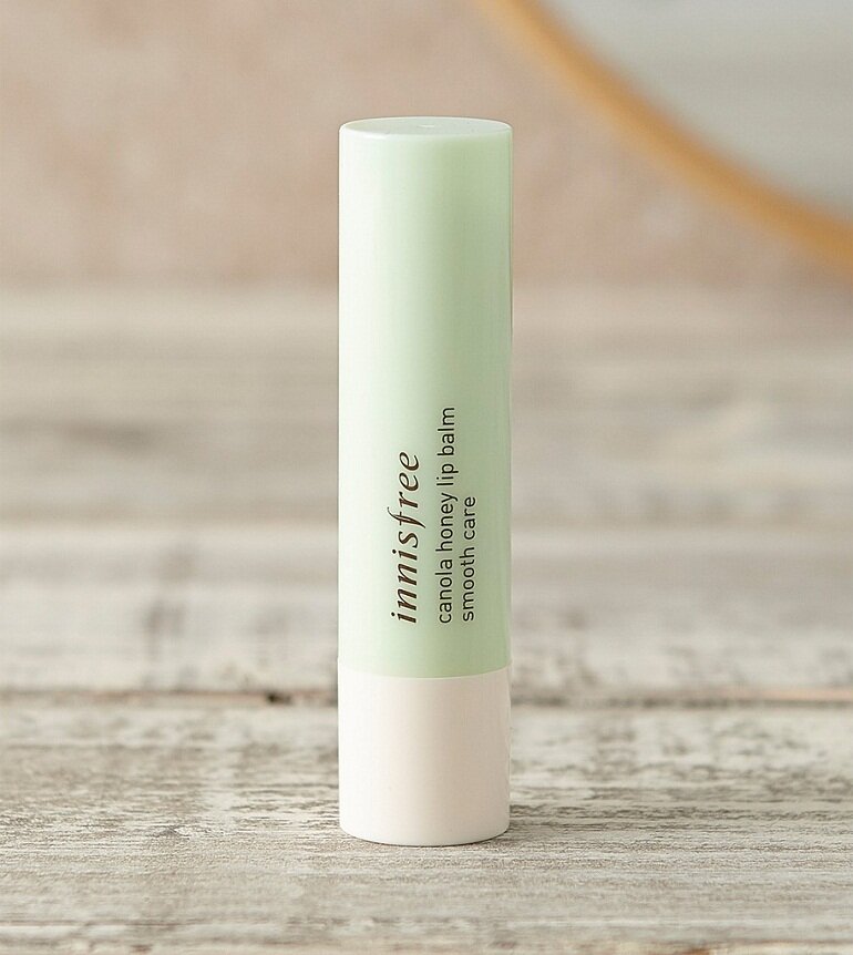 Son dưỡng Innisfree Canola Honey Lip Balm màu xanh