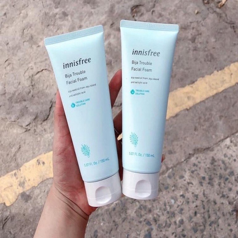 Sữa rửa mặt tốt cho da mụn Innisfree Bija Trouble Facial Foam