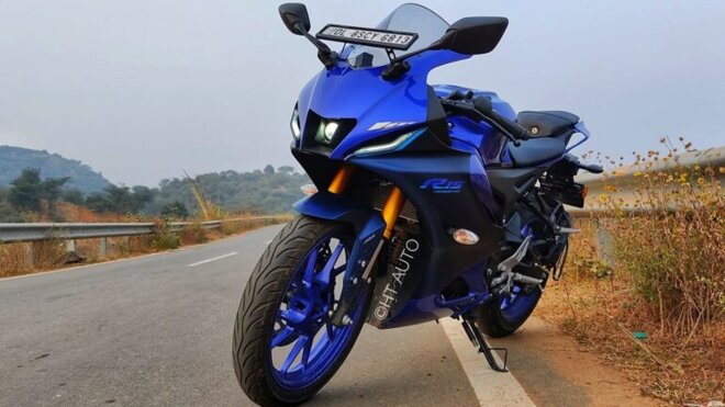 Yamaha R15 V4 giá chính hãng tại Việt Nam