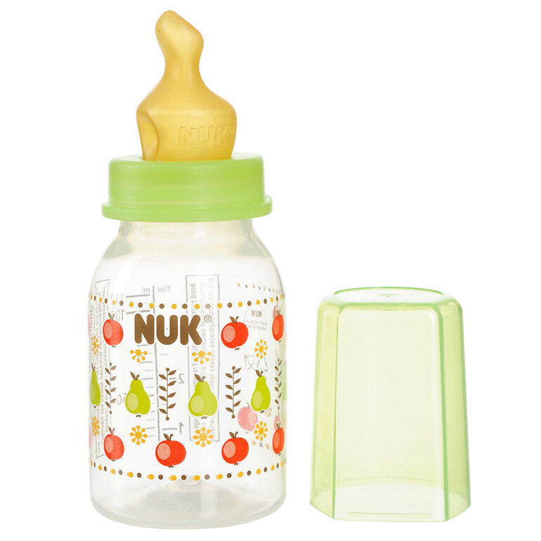 Bình sữa Nuk có núm vú được thiết kế từ silicon với hình dáng dẹt giúp bé dễ ngậm mút.