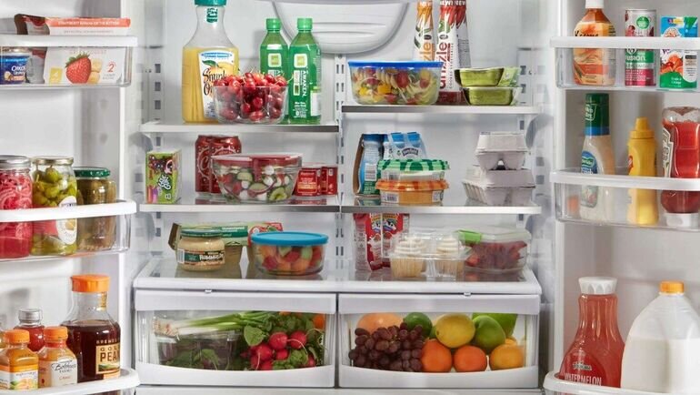 Nếu bạn trữ quá nhiều thực phẩm thì sẽ bịt kín các lỗ thông khí, hơi lạnh không thể lưu thông