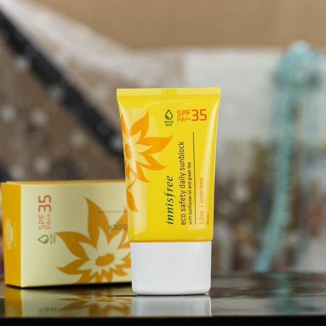 Kem chống nắng Innisfree Eco Safety No Sebum Sunblock SPF 35 PA+++