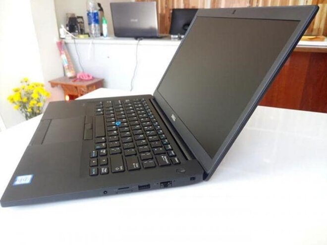 Có thể dùng loại laptop Dell doanh nhân liên tục trong 13 giờ