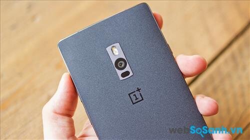 Oneplus 2 có camera chính 13 megapixel, đèn flashLED và cảm biến lấy nét laser