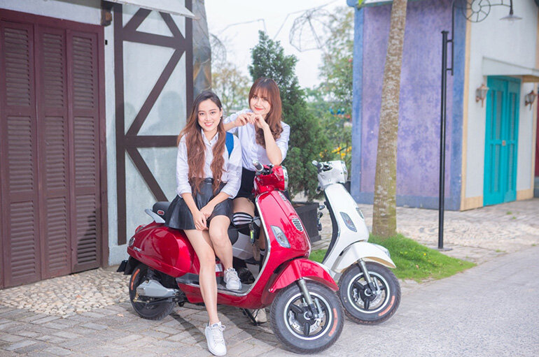 Xe máy điện Vespa Dbao Pansy vành đúc nguyên khối