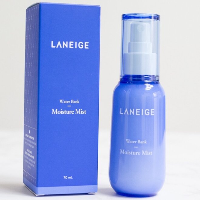 Xịt khoáng dưỡng ẩm Laneige Water Bank Moisture Mist.