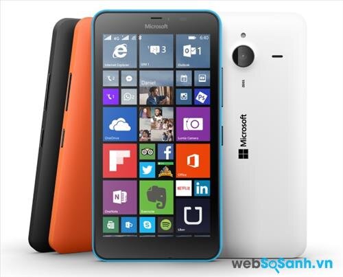 Điện thoại Lumia 640 vẫn sở hữu thiết kế truyền thống của dòng Lumia với hình khối với các góc được bo tròn nhẹ tạo sự mềm mại cho điên thoại