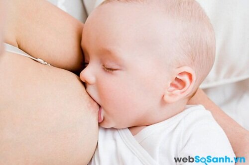 Bú sữa mẹ không làm trẻ bị sâu răng