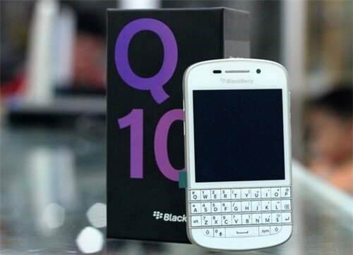 BlackBerry-Q10-White-136961967-5814-2483