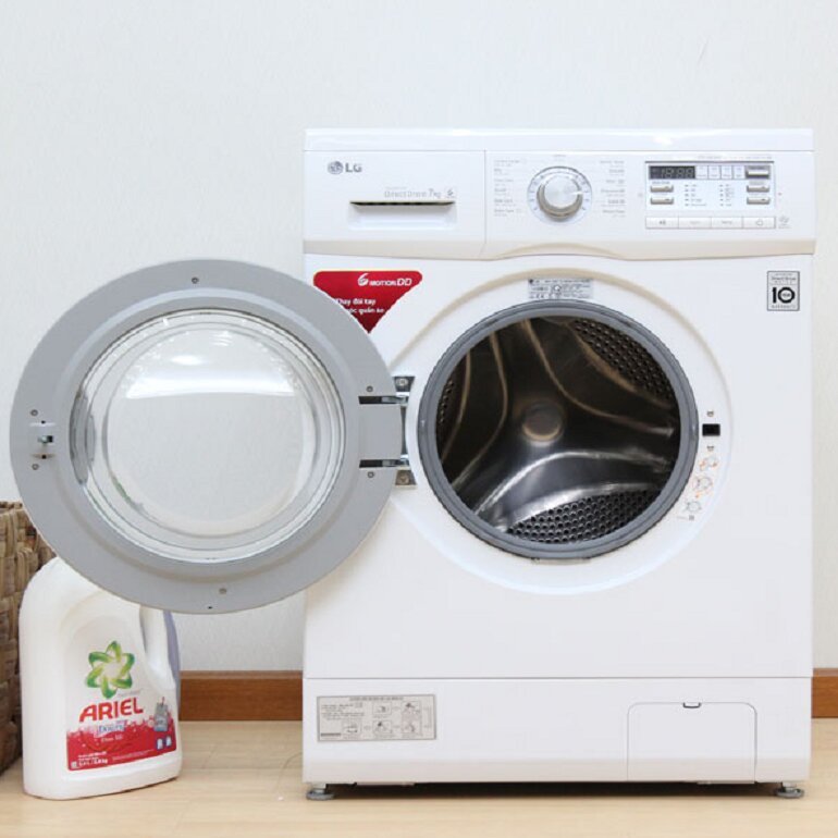 máy giặt LG màu trắng sang trọng