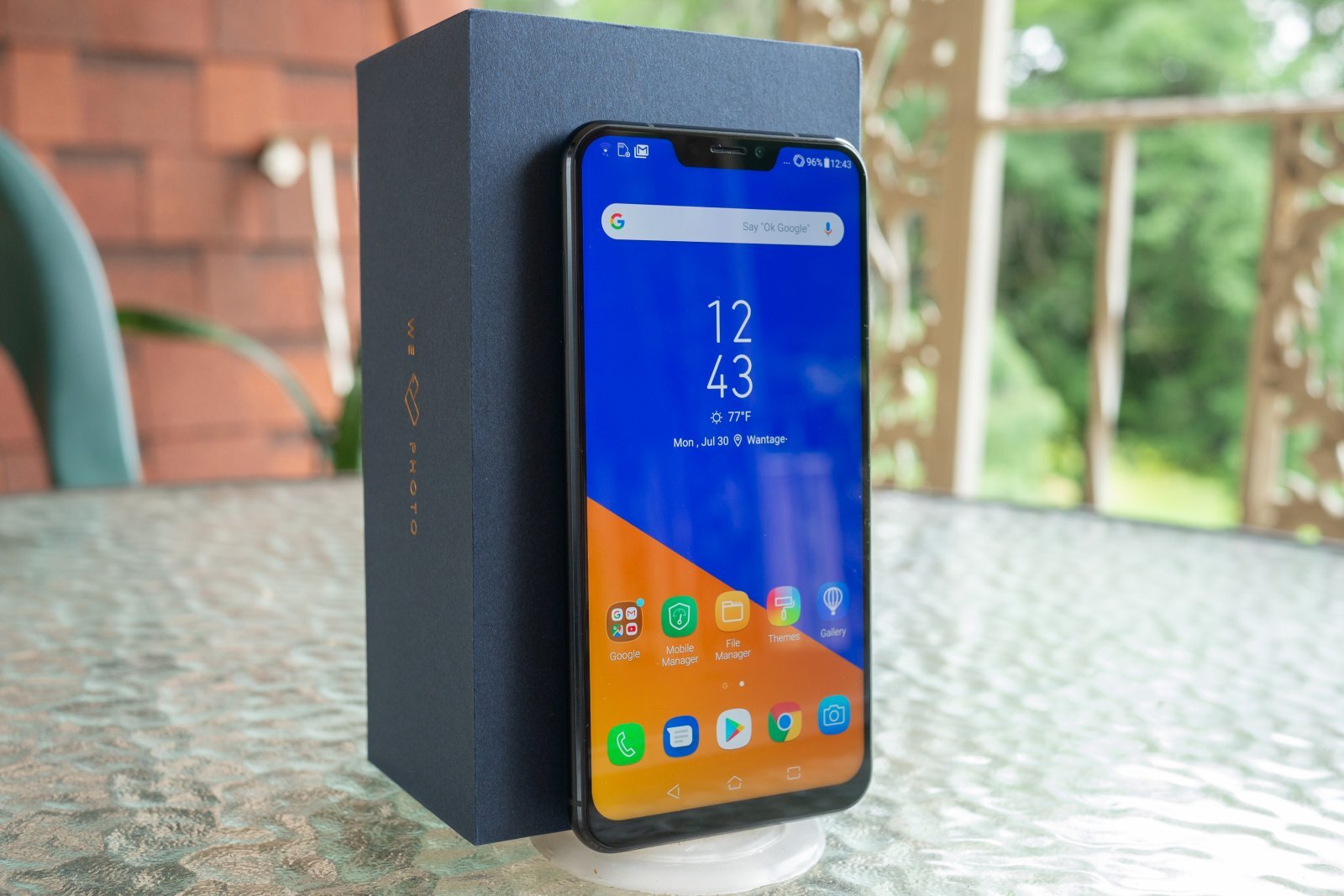 Zenfone 5Z có chất lượng hiển thị tốt, màu sắc chuẩn