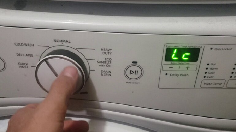 máy giặt lg báo lỗi le