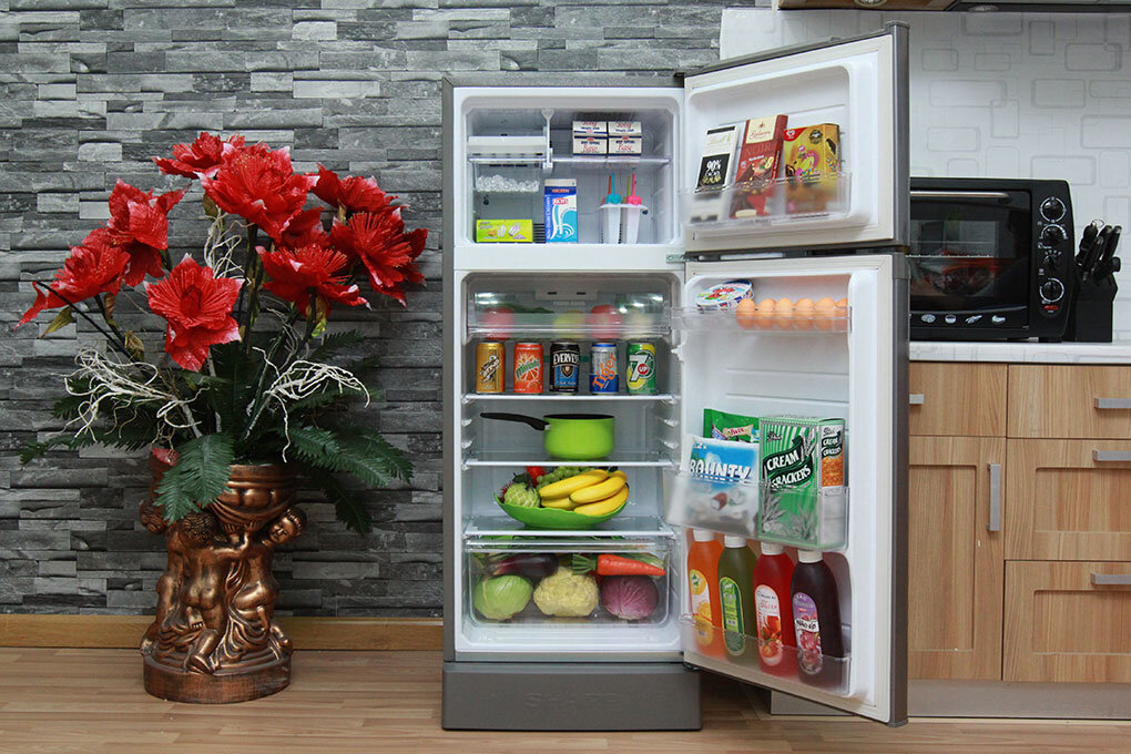 Dòng sản phẩm tủ lạnh Sharp 165L rất được ưa chuộng bởi kích thước nhỏ gọn.