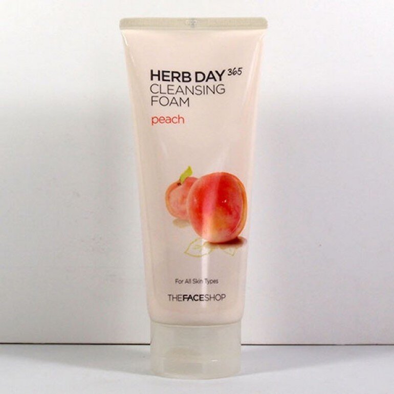 Sữa rửa mặt Herb Day 365 Peach Cleansing Foam
