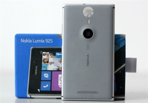 Nokia-Lumia-925-4-JPG-13774869-2568-2044