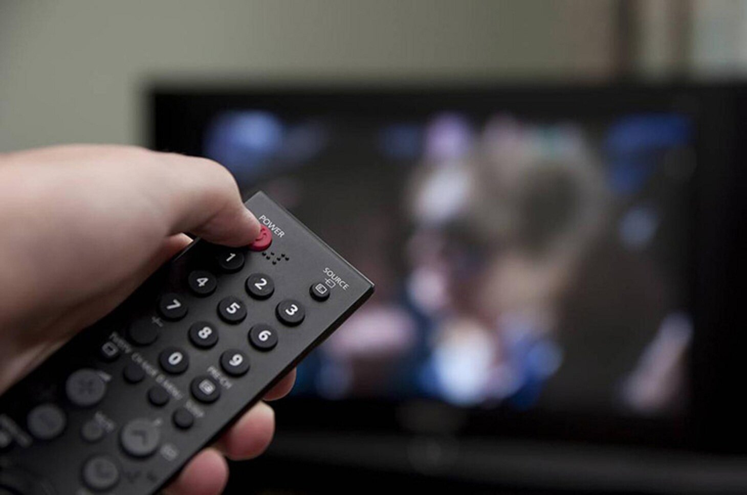 Tắt TV khi không sử dụng để tăng tuổi thọ cho TV