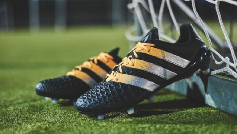 Giày bóng đá Adidas được sử dụng những công nghệ hiện đại trong sản xuất