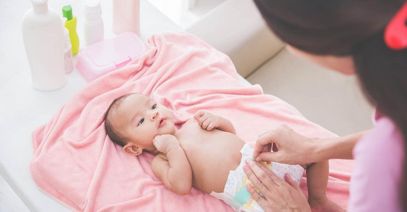 Luôn giữ tã của bé sạch sẽ