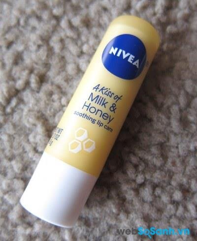 Son dưỡng môi Nivea A Kiss of Milk & Honey Lip Care