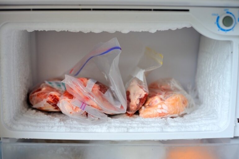 Bạn nên cho các loại thực phẩm vào các túi ni lông khi bỏ vào tủ lạnh LG GR-D305MC