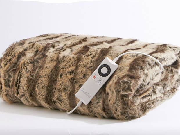 Lakeland De Luxe Faux Fur Throw.