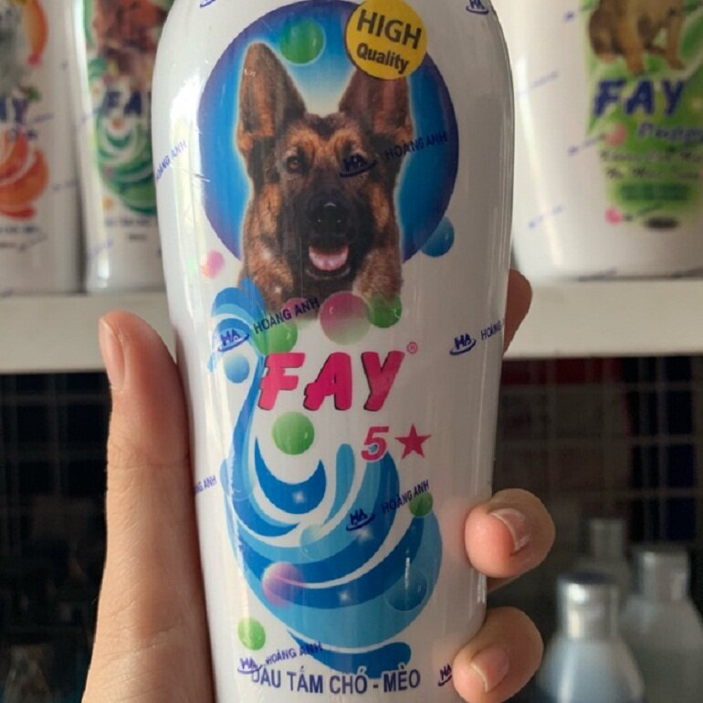 Fay 5 Star is a Vietnamese shower gel brand.