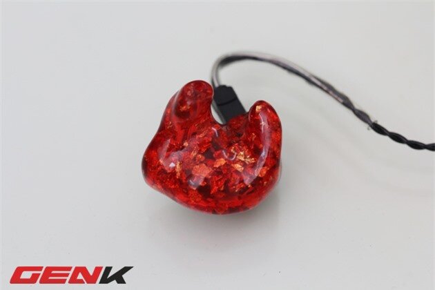 Cận cảnh Noble Kaiser 10 - Tai nghe in ear giá hơn 30 triệu đồng tại Việt Nam