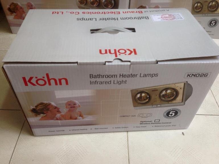 Phân biệt đèn sưởi Braun 2 bóng chính hãng bằng vỏ hộp.
