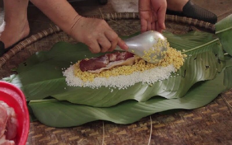 cach-goi-banh-chung-gu-ha-giang Khám phá bánh chưng gù- loại bánh chưng độc lạ đặc sản Hà Giang