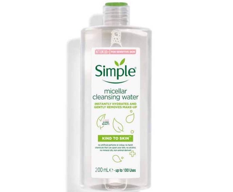 Nước tẩy trang giá học sinh Simple Kind To Skin Cleansing Micellar Water