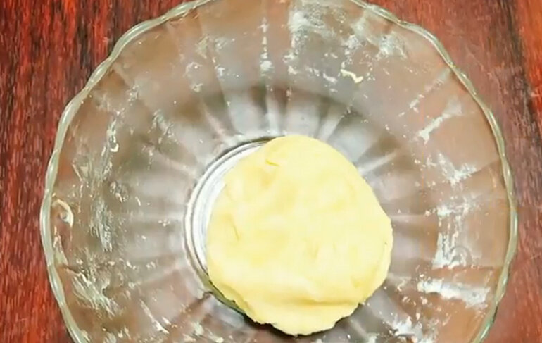 Cách làm bánh trung thu trứng cút muối cực lạ miệng