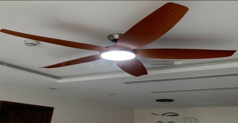 Quạt trần K410 hoạt động êm ái thích hợp với gia đình có người già và trẻ nhỏ Quạt trần 5 cánh K410