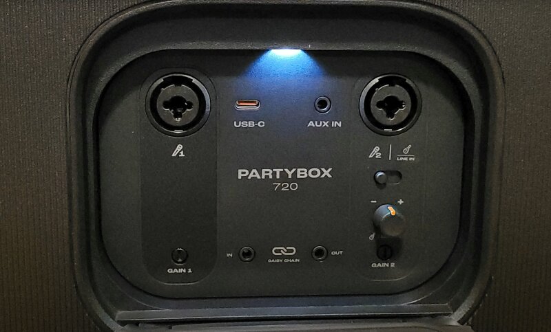 JBL PartyBox 720: Âm thanh cực bốc cho dân “quẩy”, sẵn sàng bùng nổ mọi cuộc vui