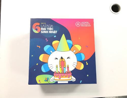 hộp quà Box Of Joy Lazada gửi tặng Websosanh.vn nhân Đại tiệc sinh nhật lần thứ 6 của Lazada