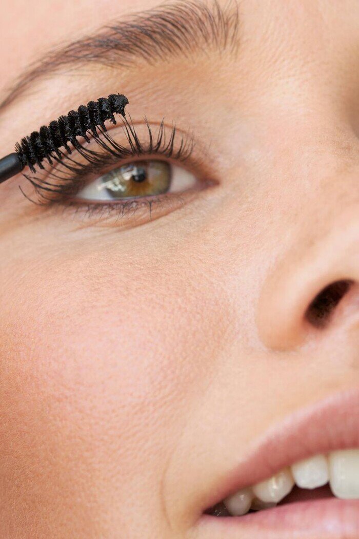 Top 10 mascara dưỡng mi tốt nhất - Latisse