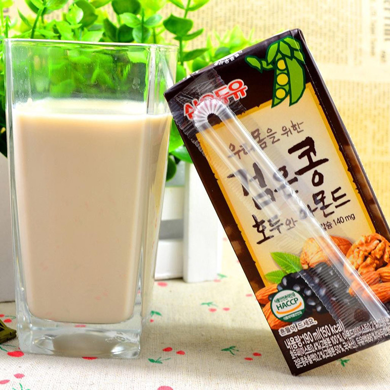 Sữa hạt hạnh nhân - đậu đen đến từ Hàn Quốc