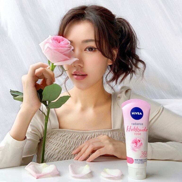 Sữa rửa mặt Nivea Hokkaido Rose