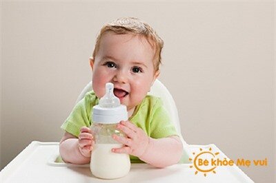 Hướng dẫn mẹ chọn sữa tươi cho bé