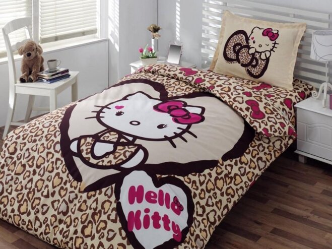 Mẫu chăn ga gối đệm họa tiết Hello Kitty số 5 