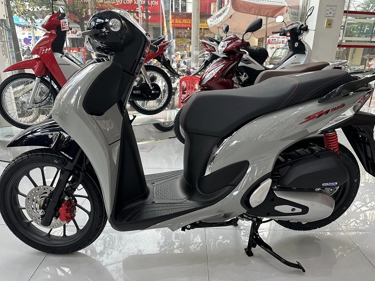 Xe tay ga Honda Made in Vietnam khan hàng nguy cơ tiếp tục đội giá bán