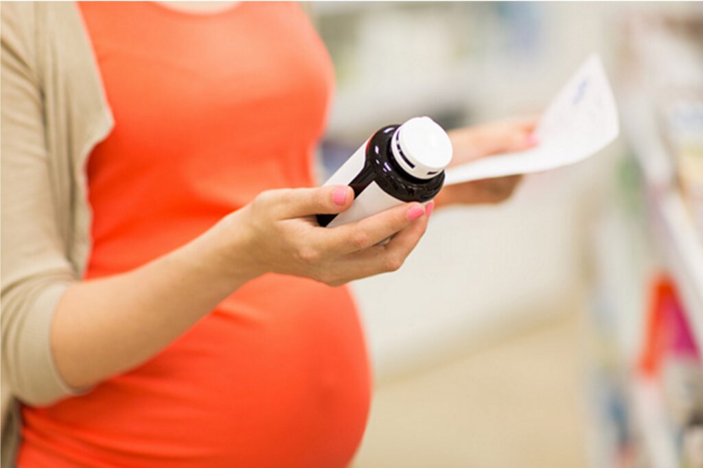 Mẹ bầu cần cung cấp vitamin nhiều hơn gấp nhiều lần so với người bình thường