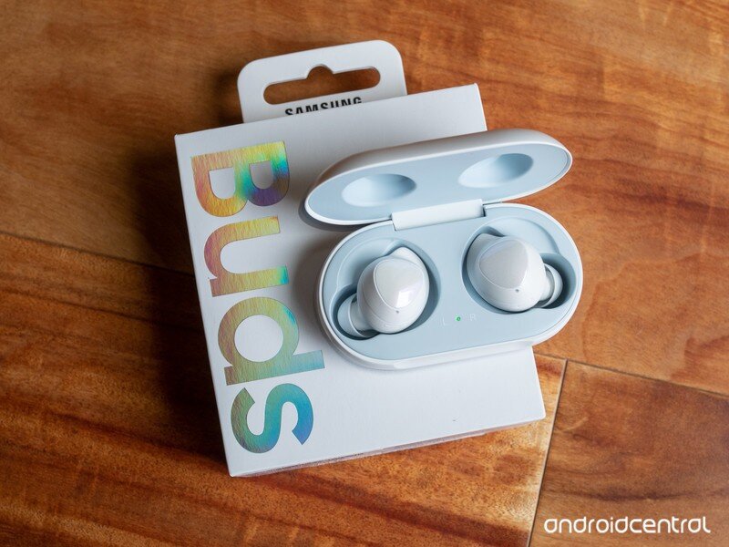 Tai nghe Samsung Galaxy Buds có thiết kế đẹp mắt