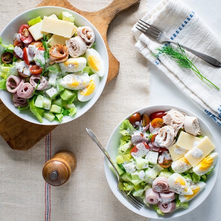 Các món Salad cùng rau củ và sữa chua là món ăn giảm cân hoàn hảo