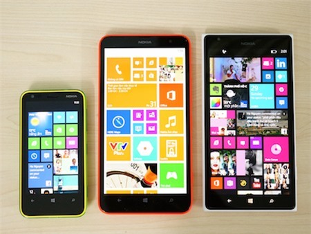 Lumia 1320 khi đặt cạnh Lumia 620 và Lumia 1520.