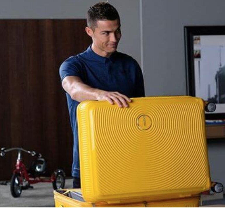 Vali Mỹ cho người nổi tiếng - American tourister.