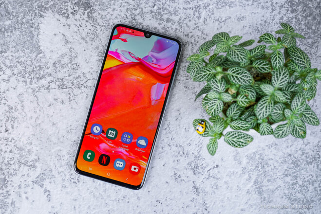 Samsung Galaxy A70 có dung lượng pin khá lớn 