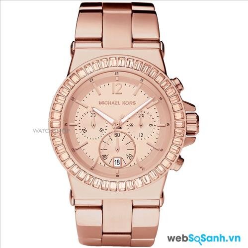 Mặt hiển thị ngày trên đồng hồ Michael Kors nằm ở vị trí 6 giờ chứ không phải vị trí 3 giờ